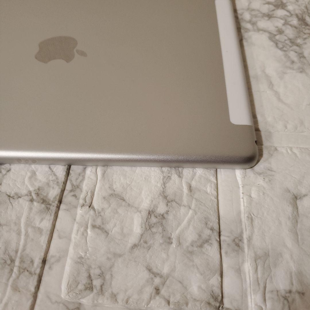 248 iPad 7世代 128GB SIMフリー シルバー