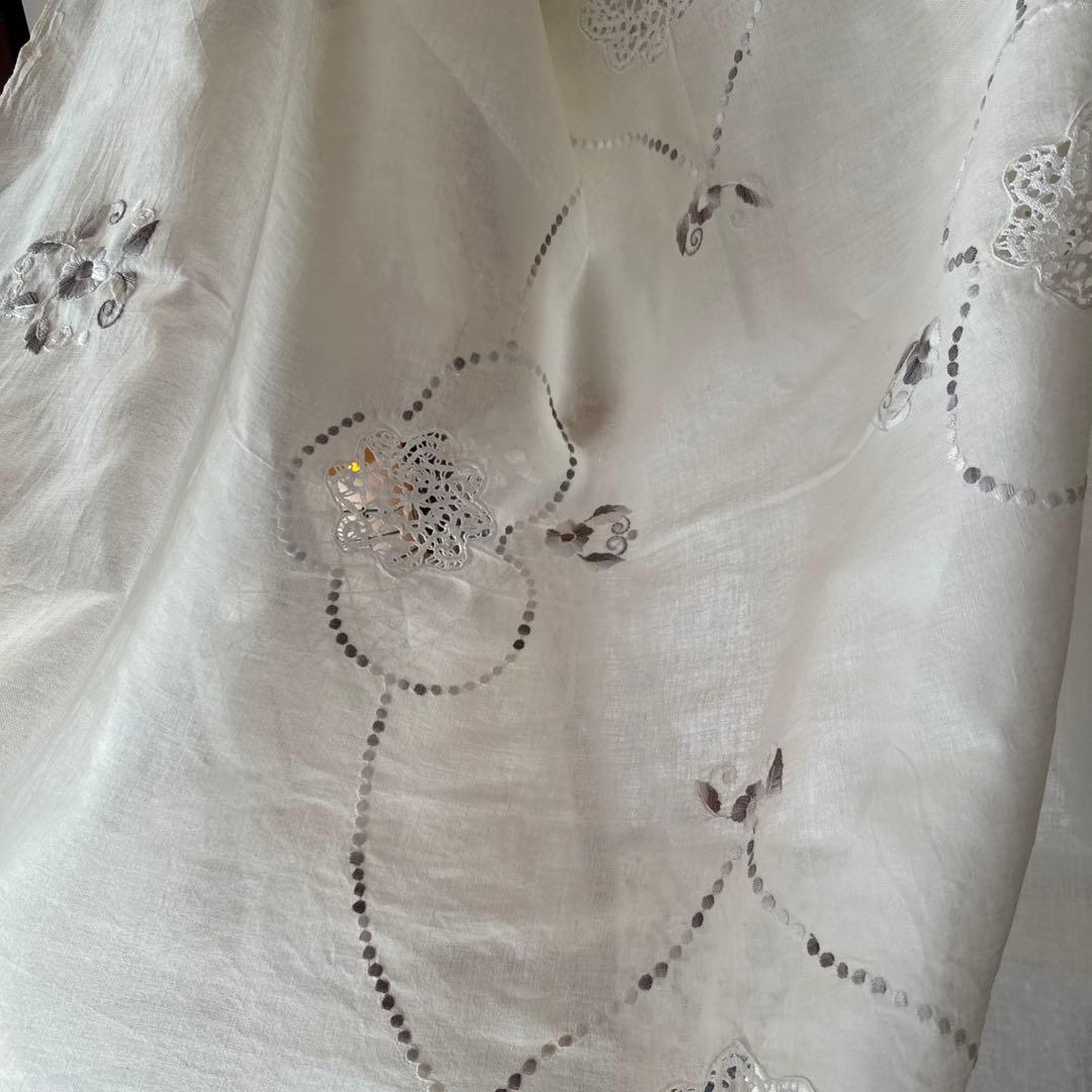 SALE❣️フランスアンティークஐ⋆*花柄とドイリー刺繍のクロスஐ