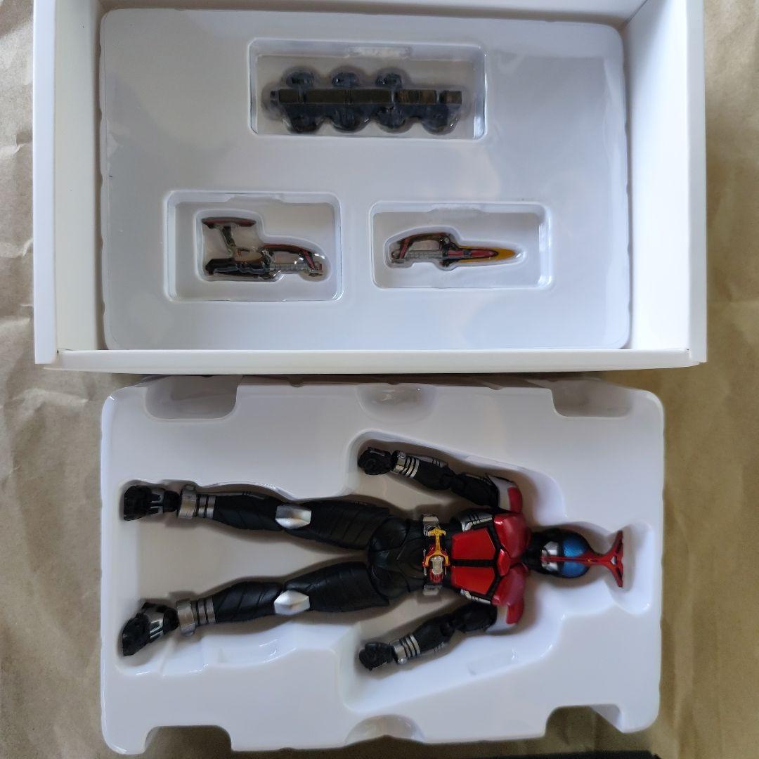 S.H.Figuarts 仮面ライダー真骨彫　カブト　ガタック　2体セット
