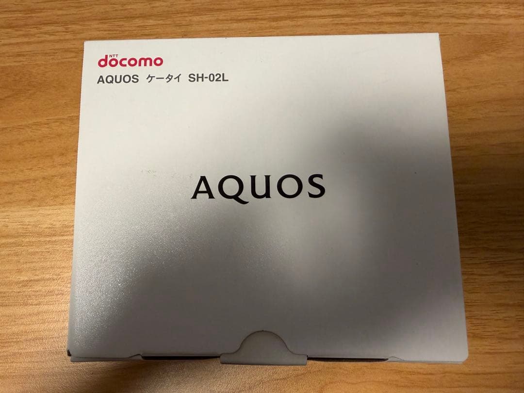 AQUOSケータイ SH-02L ゴールド 未使用