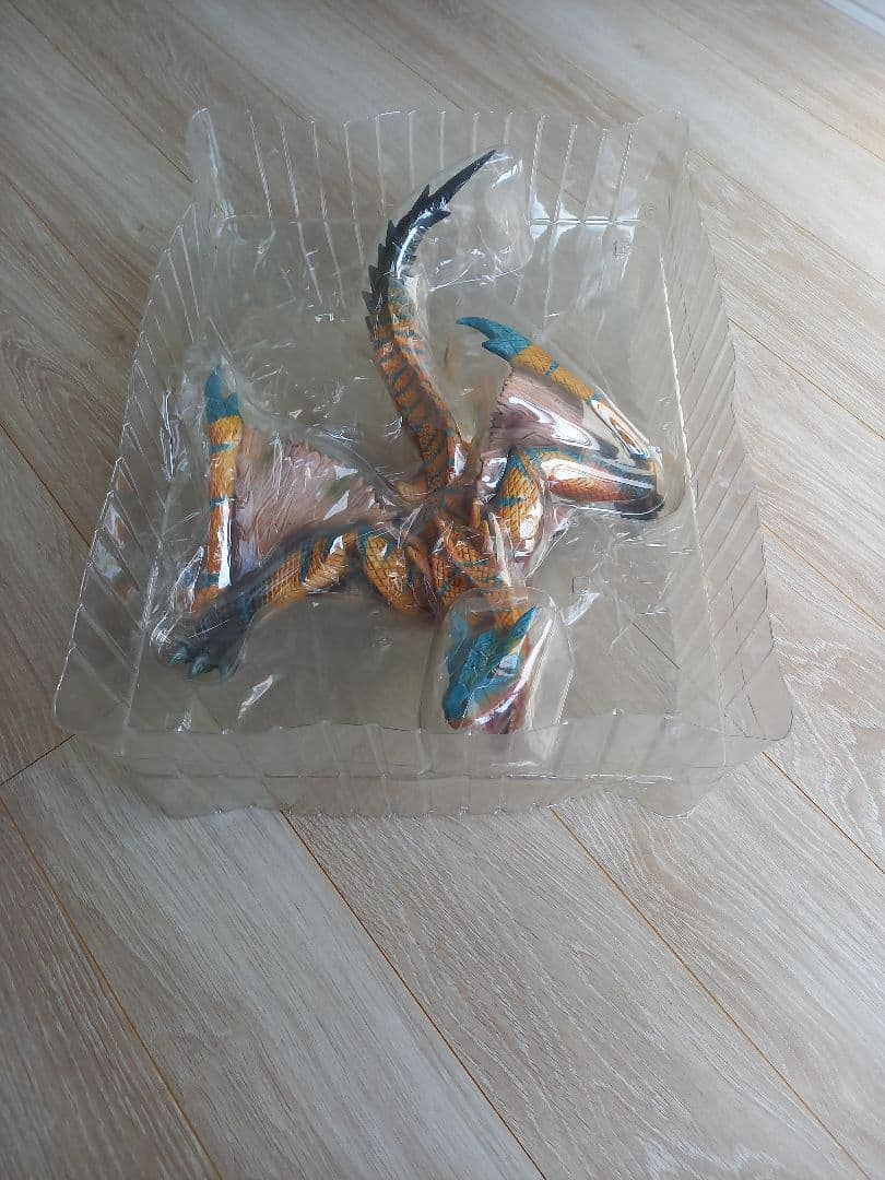 値下げ　新品　未開封　非売品　ティガレックスフィギュア　モンスターハンター
