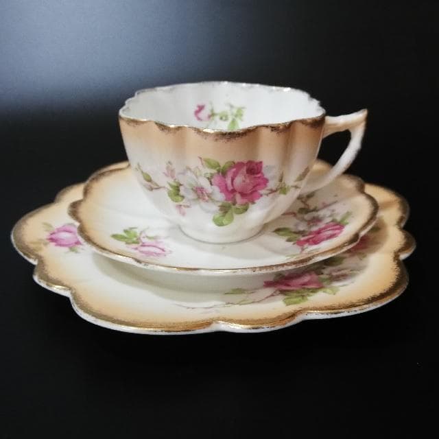 クイーンアン　カップアンドソーサー　アンティーク　希少品