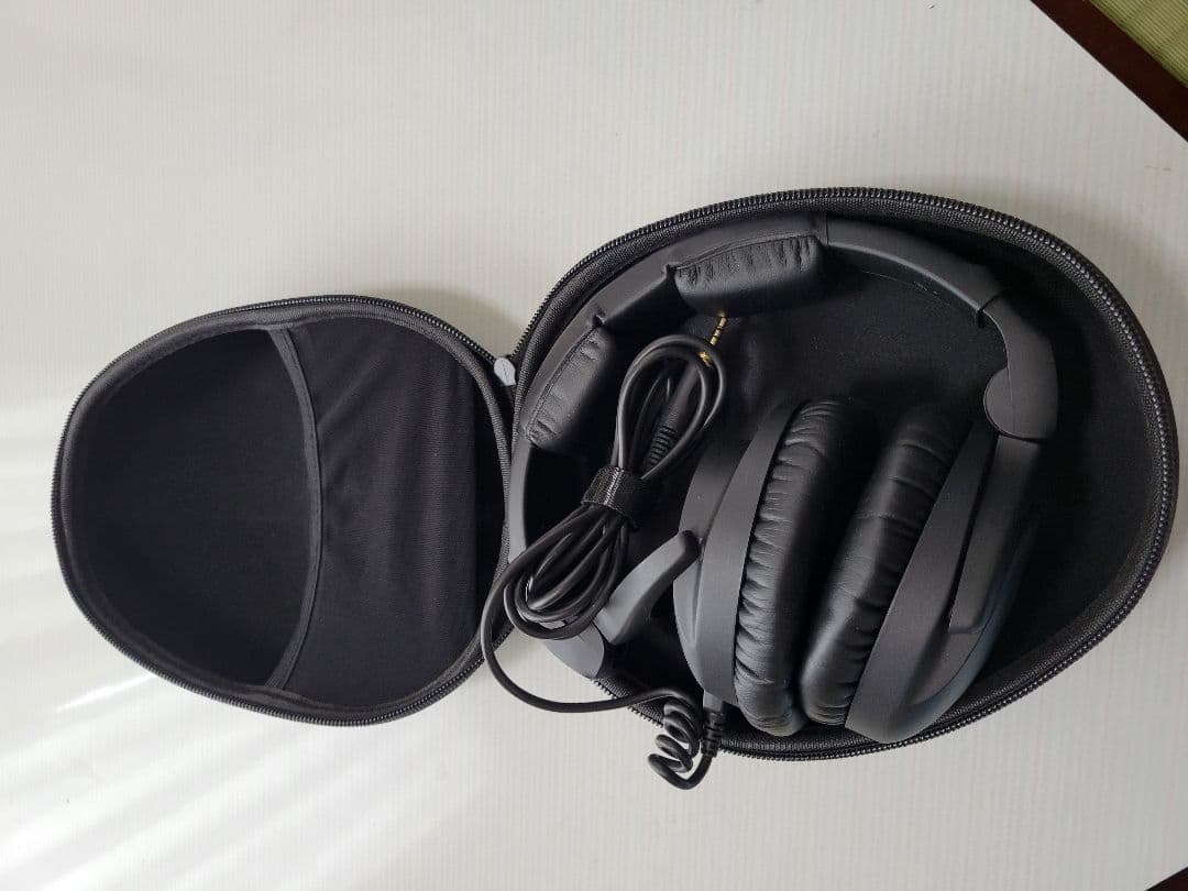 Sennheiser HD 300 PRO オーバーイヤーヘッドフォン