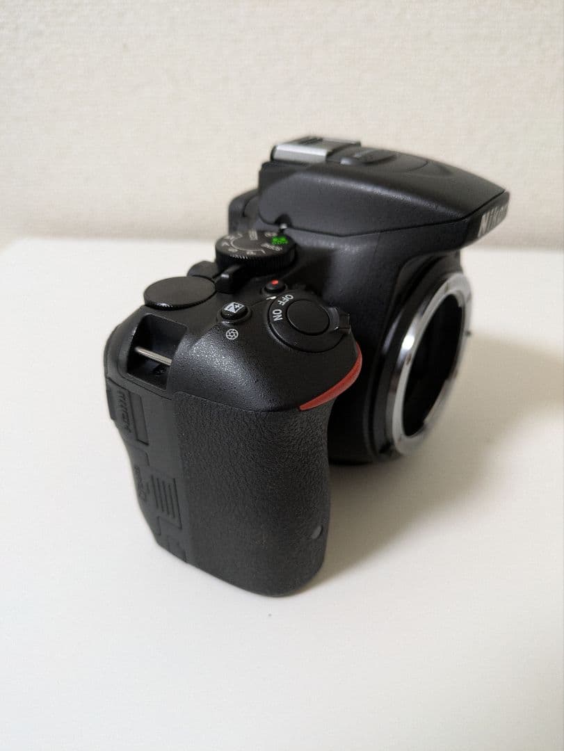 Nikon　D5500　＋　レンズセット ショット数4,136回　4.2%以下