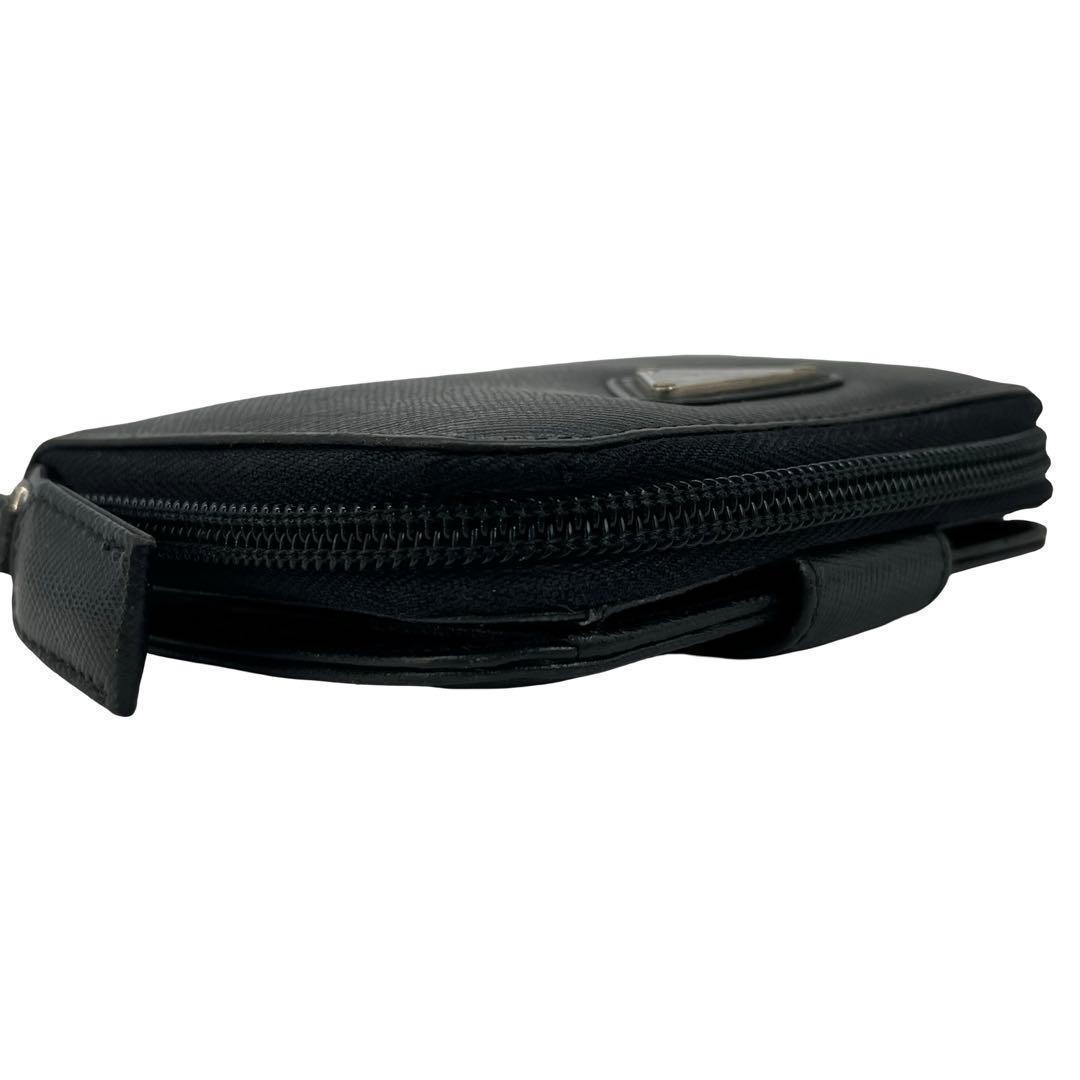 希少✨プラダ 二つ折り財布 三角ロゴ サフィアーノレザー ファスナー ブラック