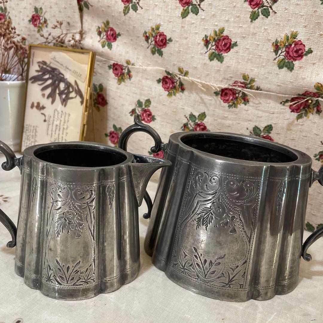 570シルバープレート花彫のミルクとシュガー、イギリス買い付け2セット