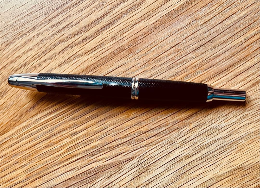 【稀少・限定品】パイロット・キャップレス万年筆2016年限定ネットブラックM