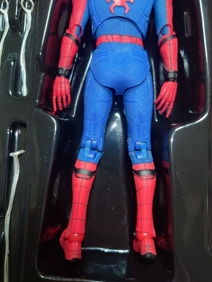 MAFEX No.103 スパイダーマン ホームカミング