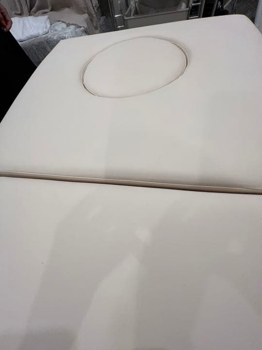 フォンタナ　エステ　マッサージベッド　美品
