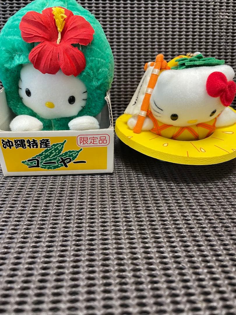沖縄限定 ハローキティ ゴーヤ・パイナップル・シーサー ぬいぐるみ4体セット