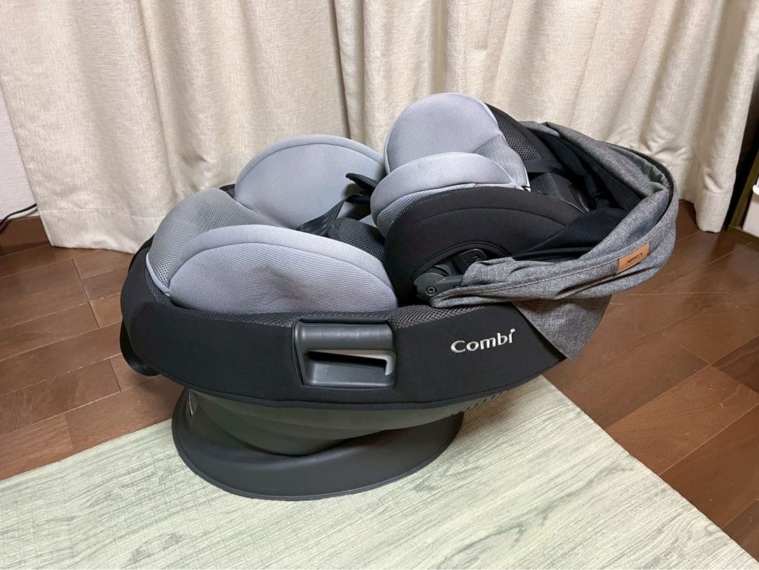 Combi THE S ザエス　ISOFIX チャイルドシート グレー