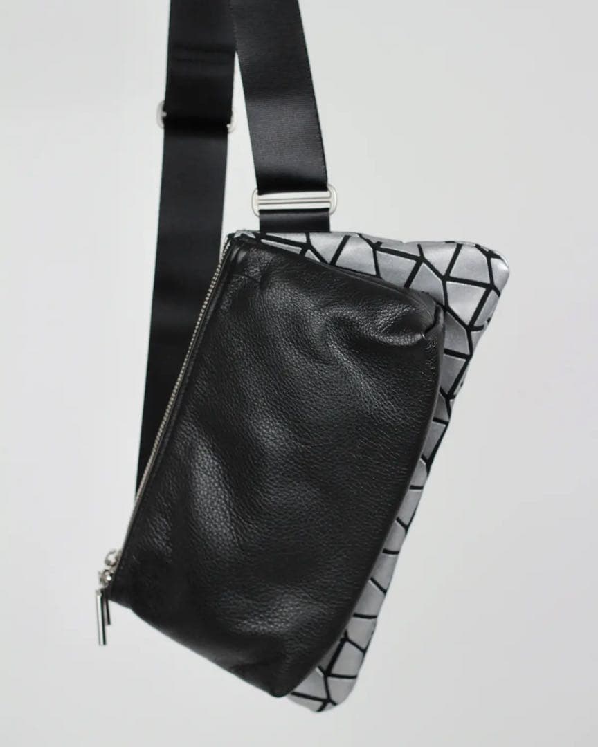 chi.wata チワタ ボディバッグ ショルダーバッグ ブラック 黒