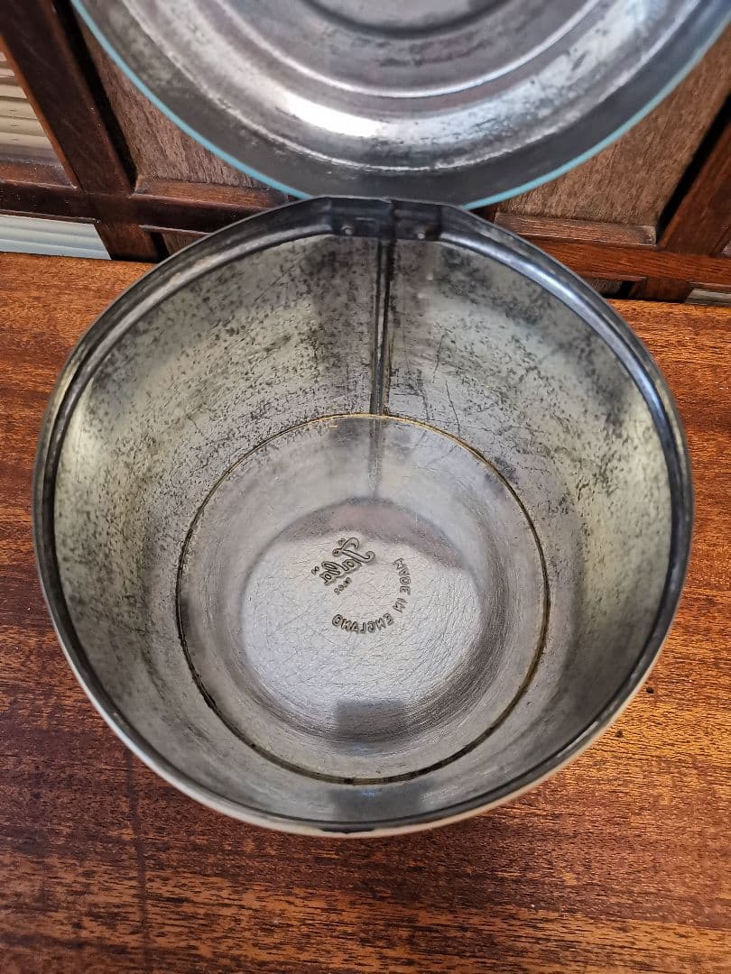 イギリス アンティーク フラワー缶 ホワイト・ブルーｔａｌａ社