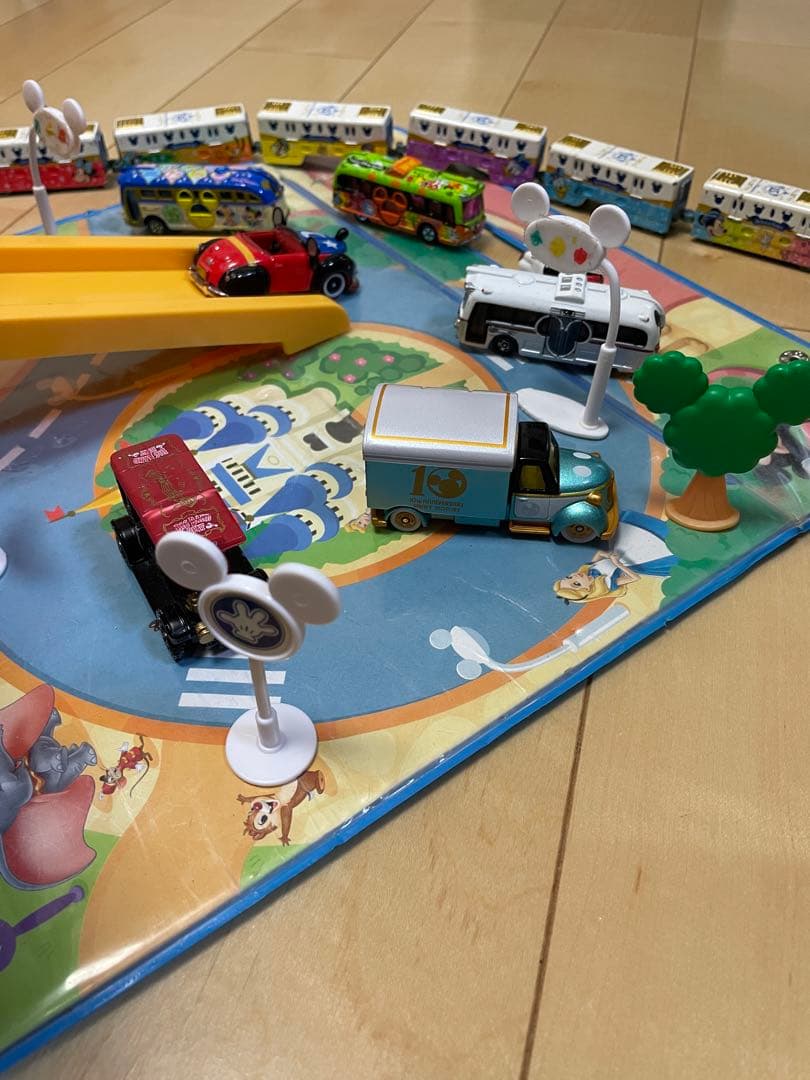 値下げ‼️豪華セット♡完売品⭐︎レア　ディズニー　トミカ　24台　収納ケースセット