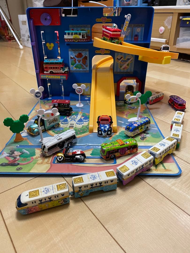 値下げ‼️豪華セット♡完売品⭐︎レア　ディズニー　トミカ　24台　収納ケースセット