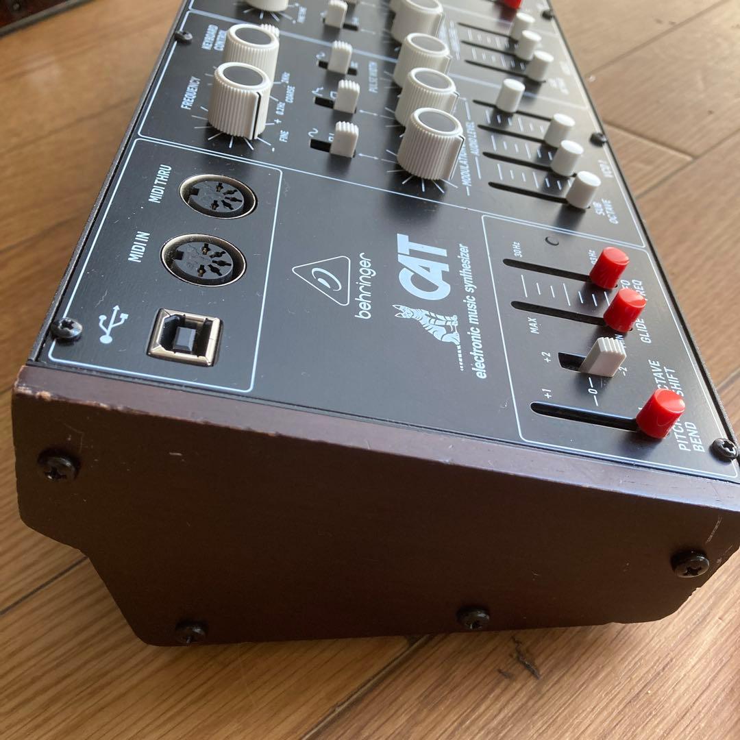 Behringer CAT デュオフォニックアナログシンセサイザ