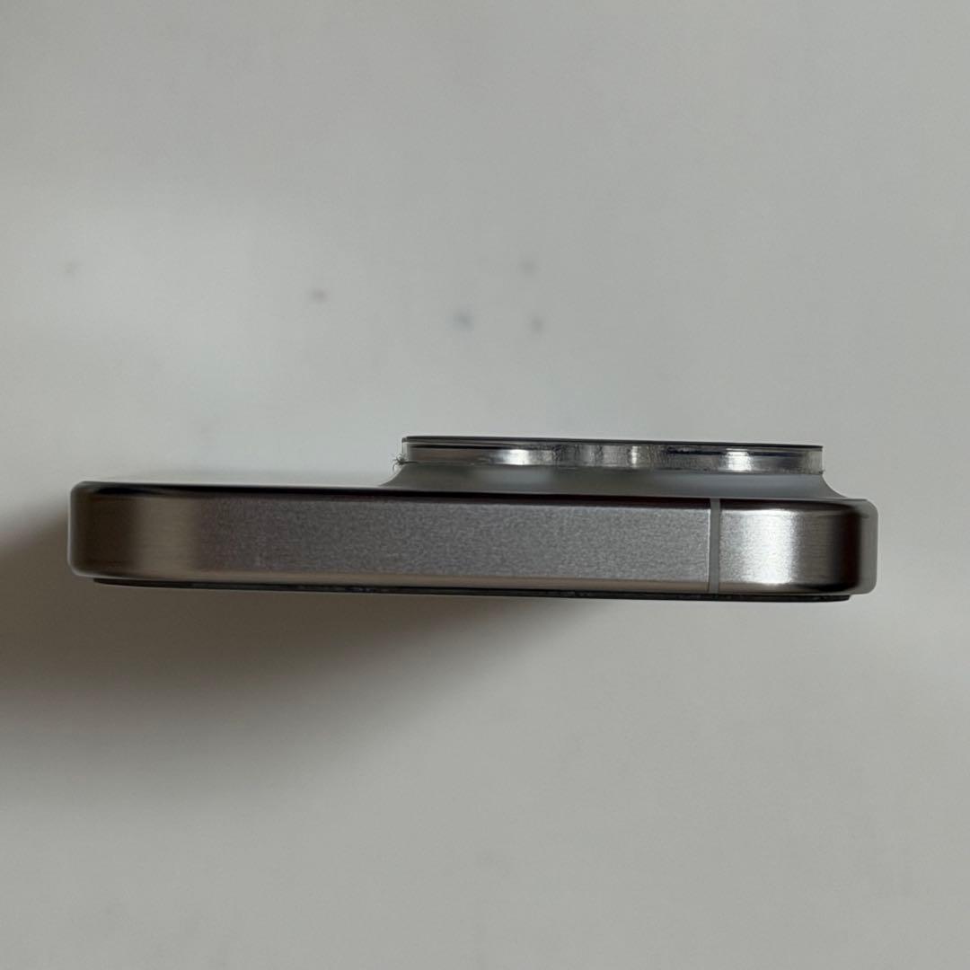 値下!!⭐️iPhone15proケース、カバー、レンズカバー、ネックストラップ付