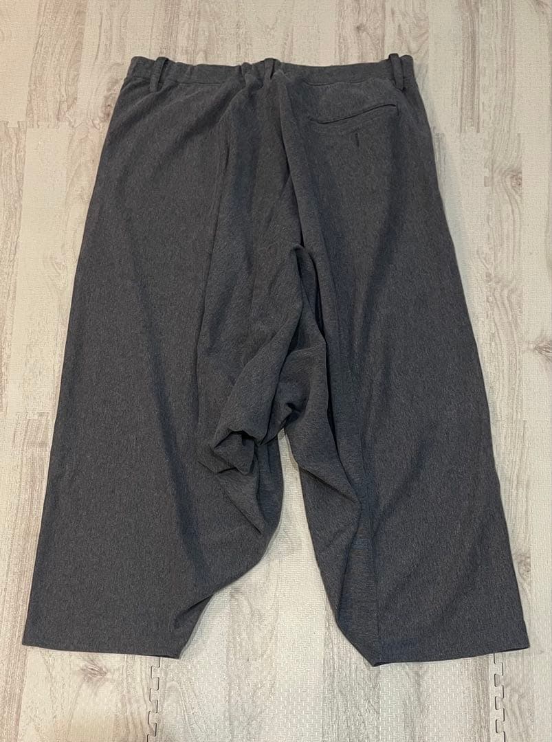 カ*カ様 ✨美品✨ISSEY MIYAKE MEN サルエルパンツ　グレー