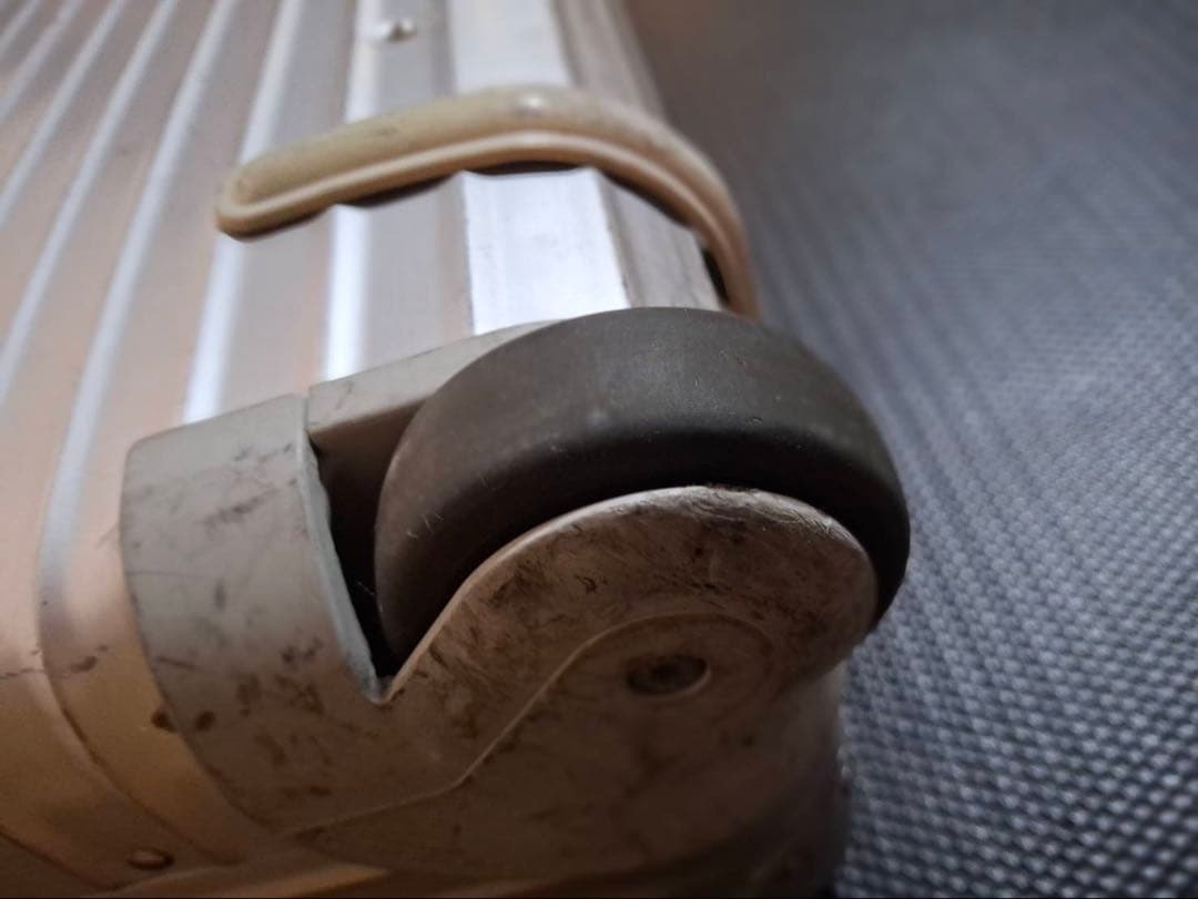 リモワ　トパーズ　パイロット　トロリー　2輪