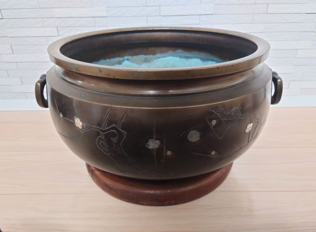 古銅　時代物　梅銀象嵌　瓶掛　大火鉢