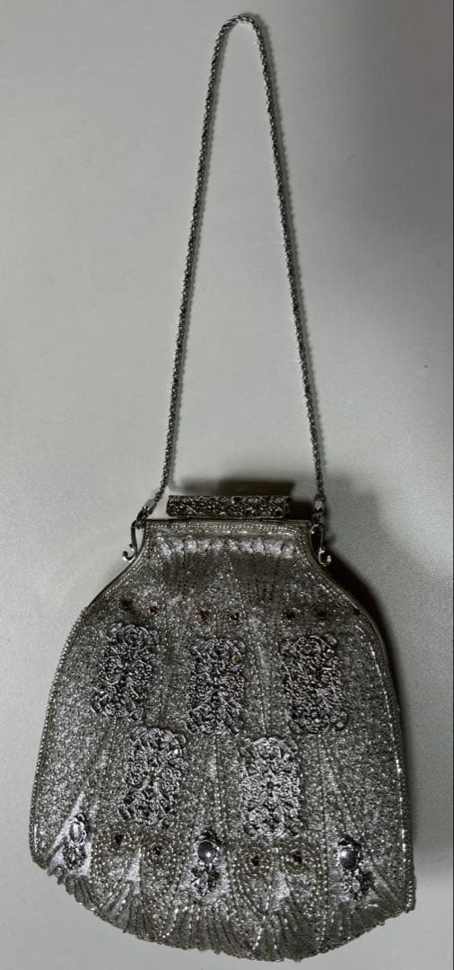 LUMY はしもと　高級シルバー ビーズ装飾 パーティーバッグ皇室御用達　未使用