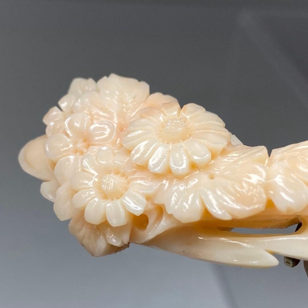 本赤珊瑚　ブローチ、彫刻、帯留　78g 東Y7-0217☆2Fトヒニ