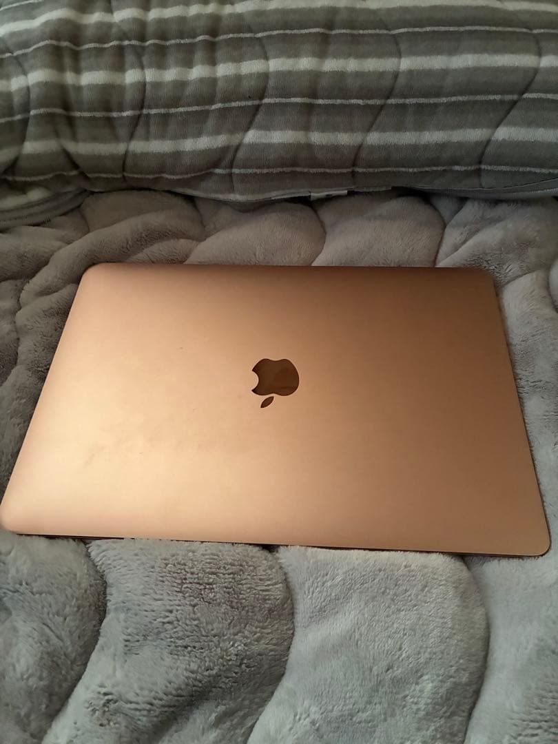 Z*e様 【美品】Apple MacBook Air 2018 ローズゴールド1