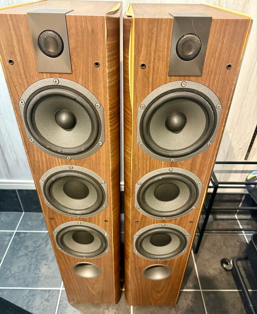 う*に様 FOCAL CHORUS 726 スピーカー