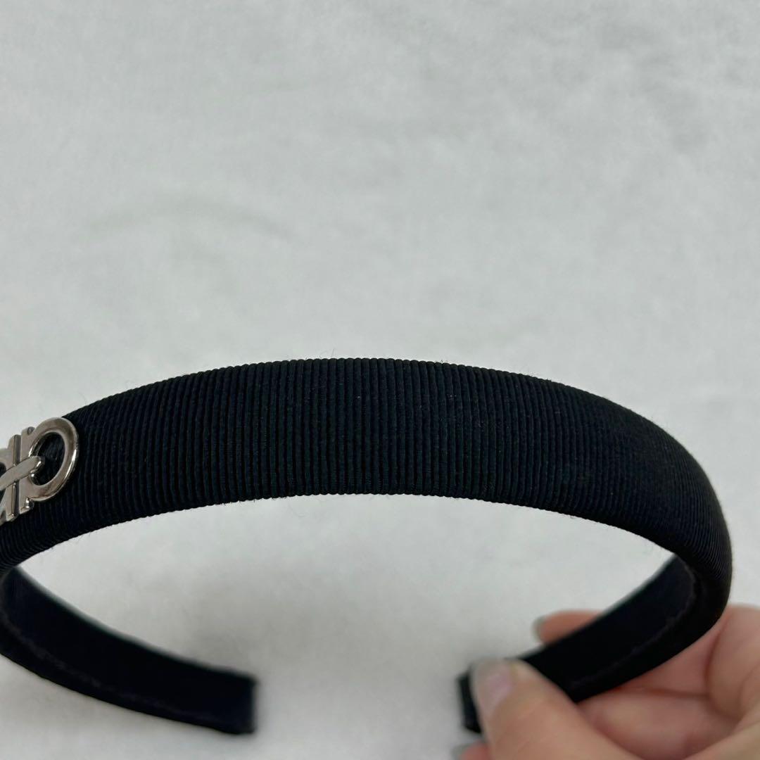 H632 美品 希少デザイン サルヴァトーレフェラガモ カチューシャ レディース