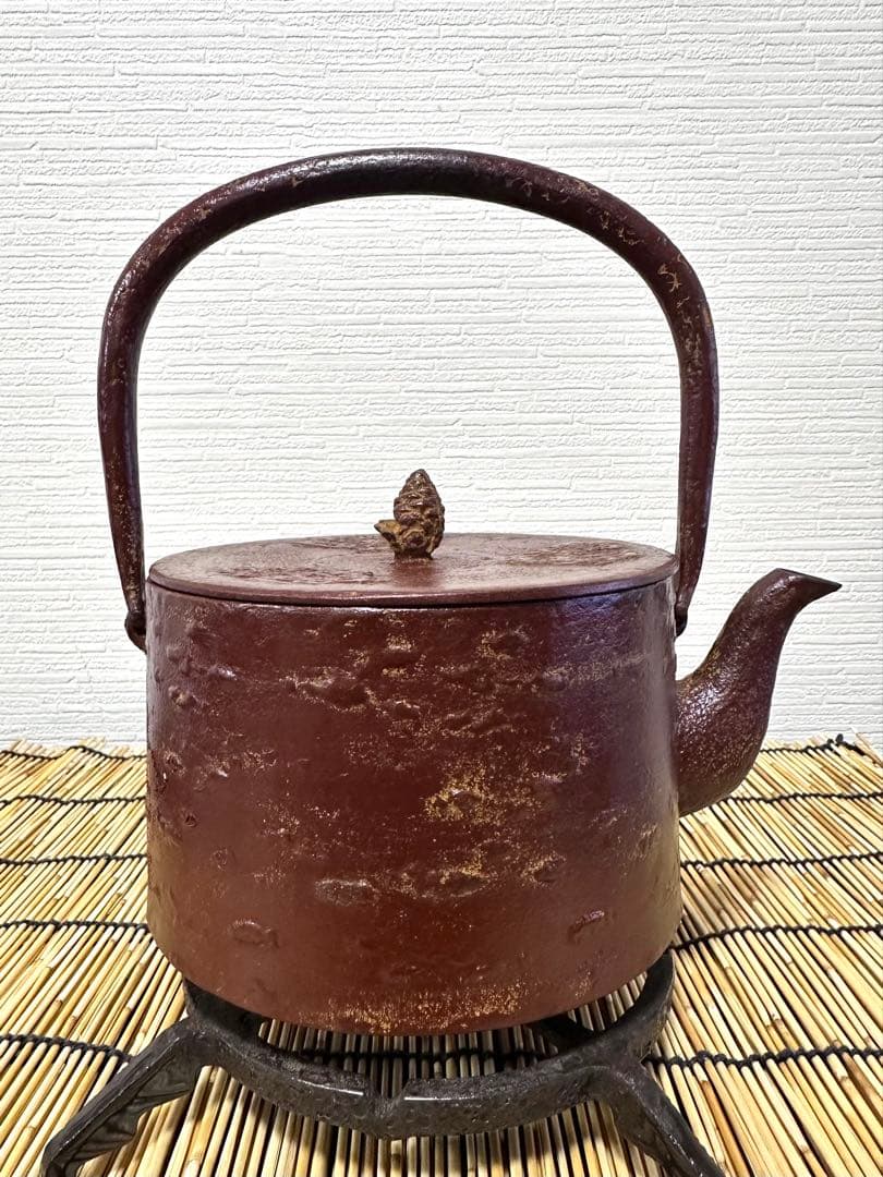 未使用、保管品　南部盛栄堂ＯＩＧＥＮ造　桜皮寸胴１０型　南部鉄瓶　南部鉄器