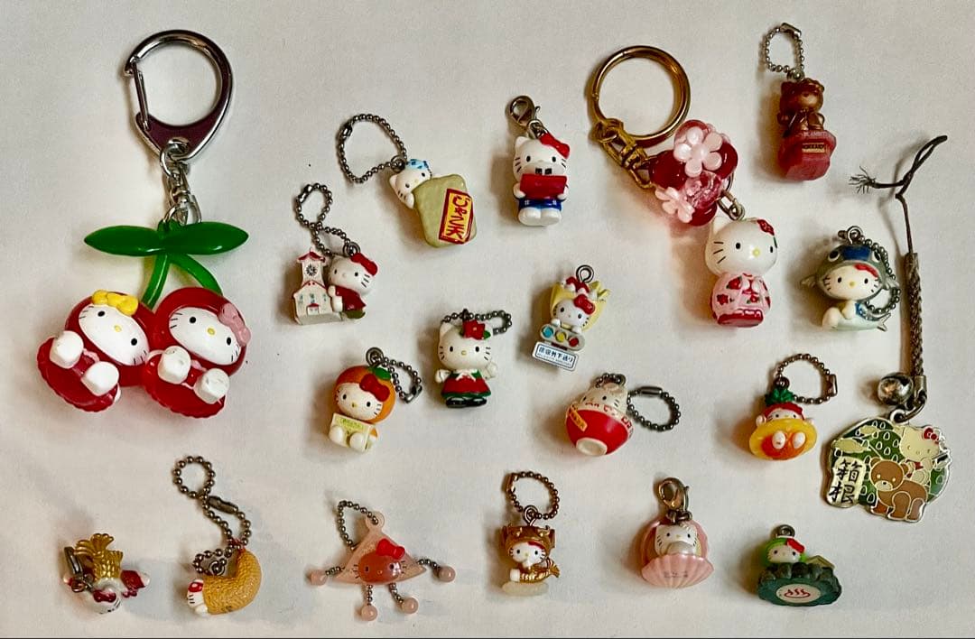 ご当地キティちゃんストラップ191個まとめ売り
