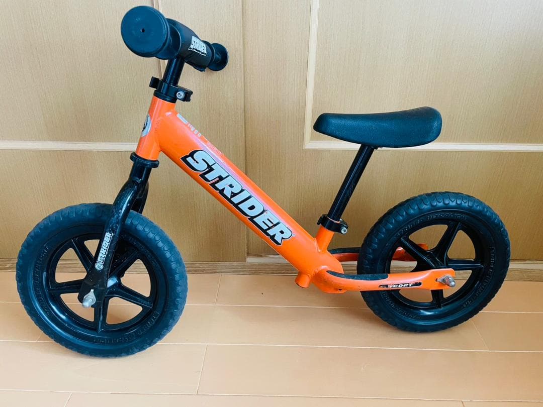 ストライダースポーツ　12インチ　オレンジ