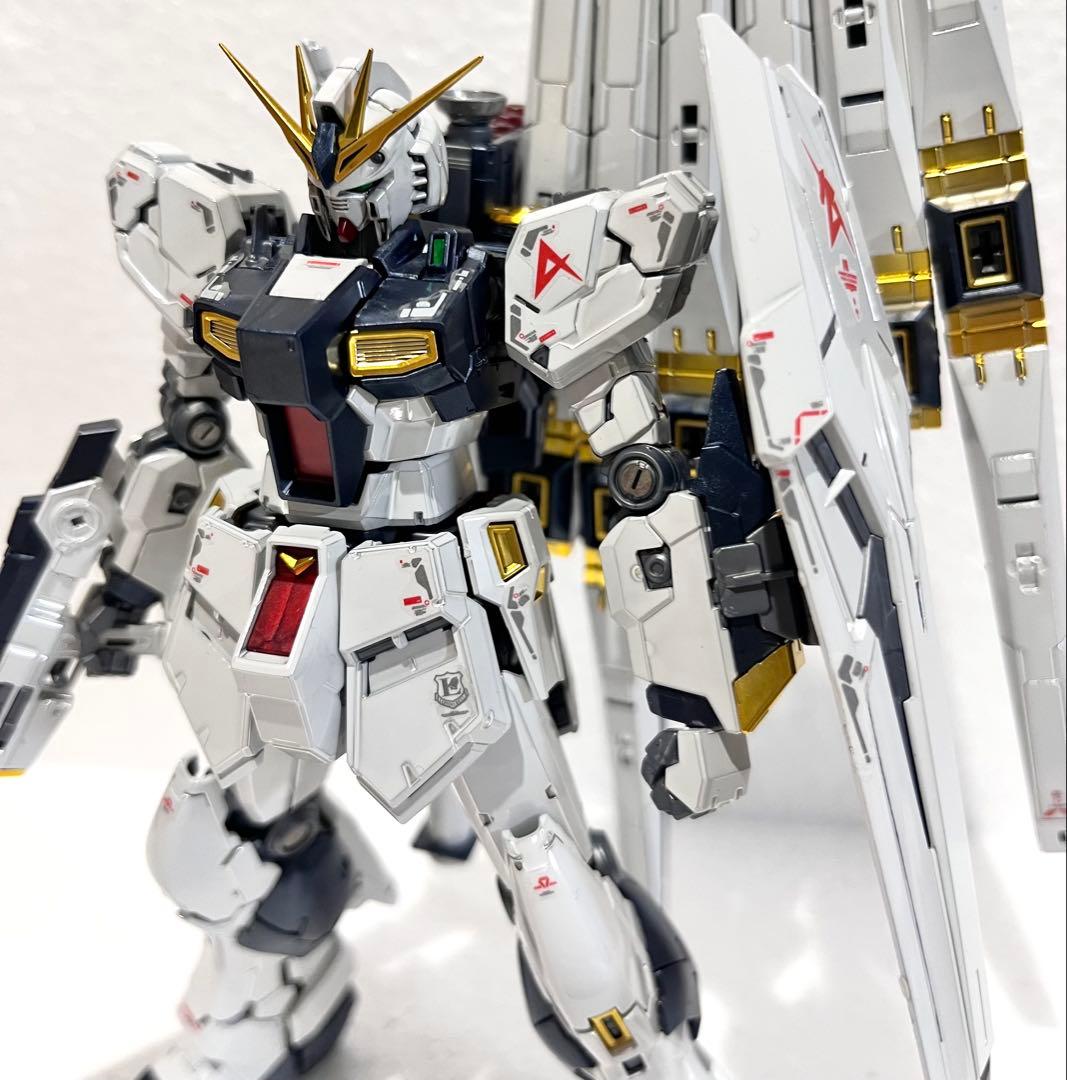 1/144 RG νガンダム チタニウムフィニッシュ 完成品