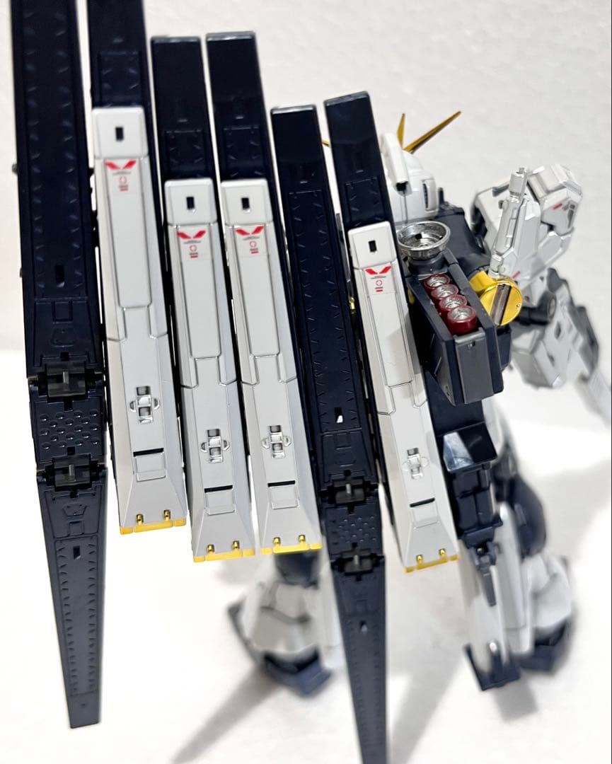 1/144 RG νガンダム チタニウムフィニッシュ 完成品
