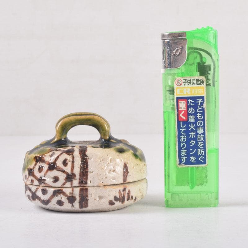 茶道具　織部焼　山口錠鉄作　香合　時代箱　V　8373