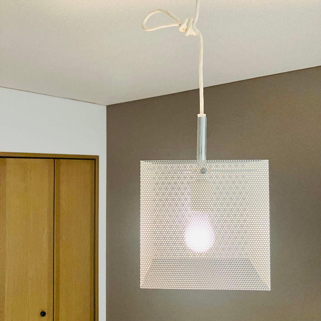 ポストモダン パンチングメタル キューブランプ