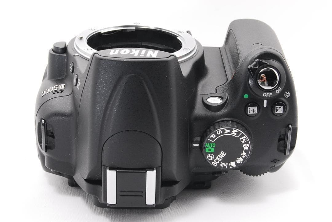シャッター数1318回 Nikon D5000 届いてすぐ使える！初心者オススメ