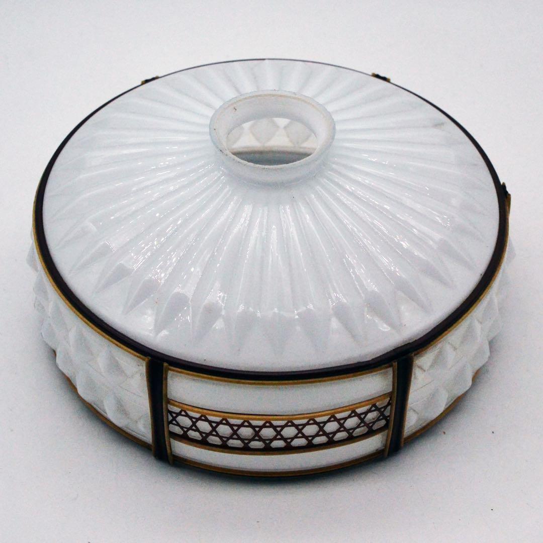 昭和レトロ　電笠 乳白ガラス　プレスガラス　セル巻き　幾何学 戦前〜昭和初期