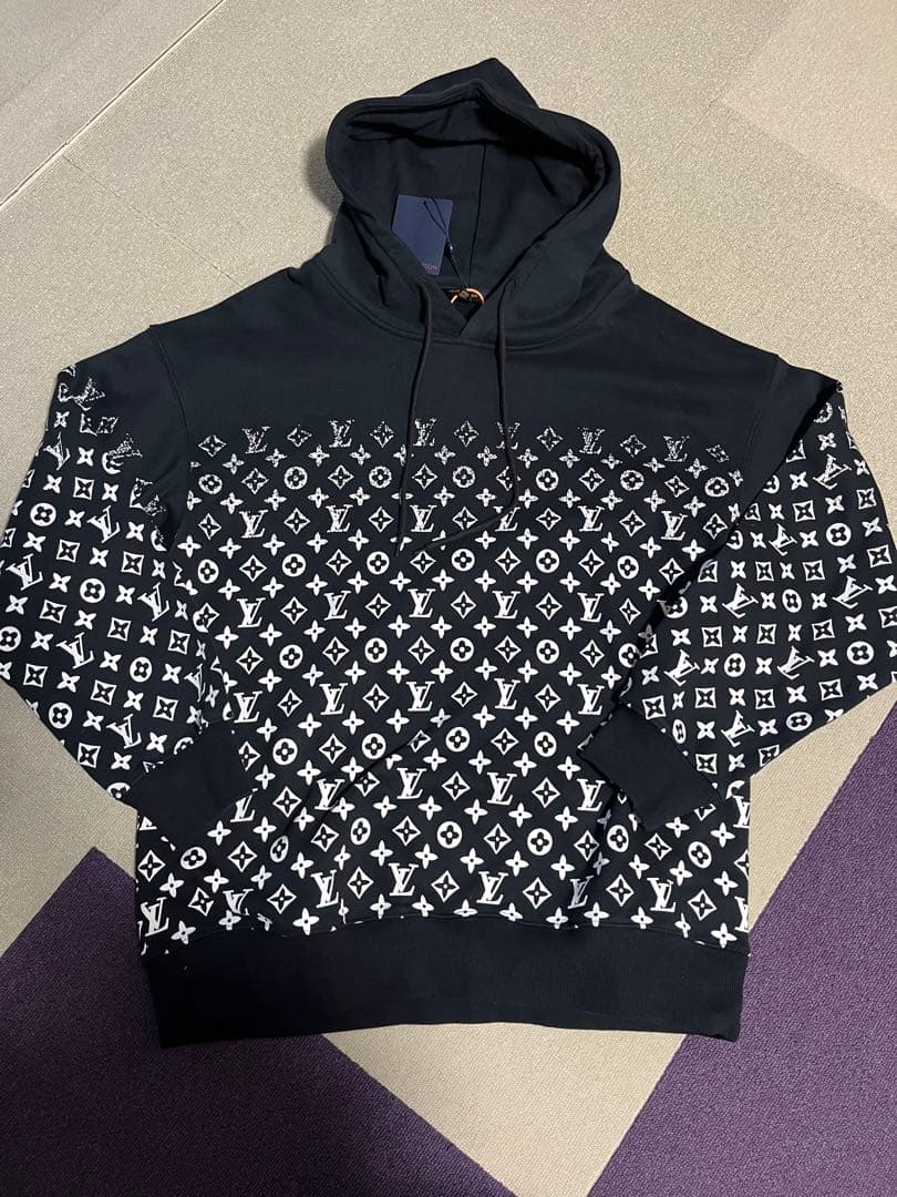 LV パーカー