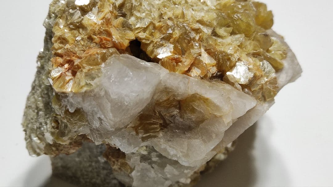 パワーストーン　天然石　イエローマイカ(モスコバイト)　2.1kg　No.808