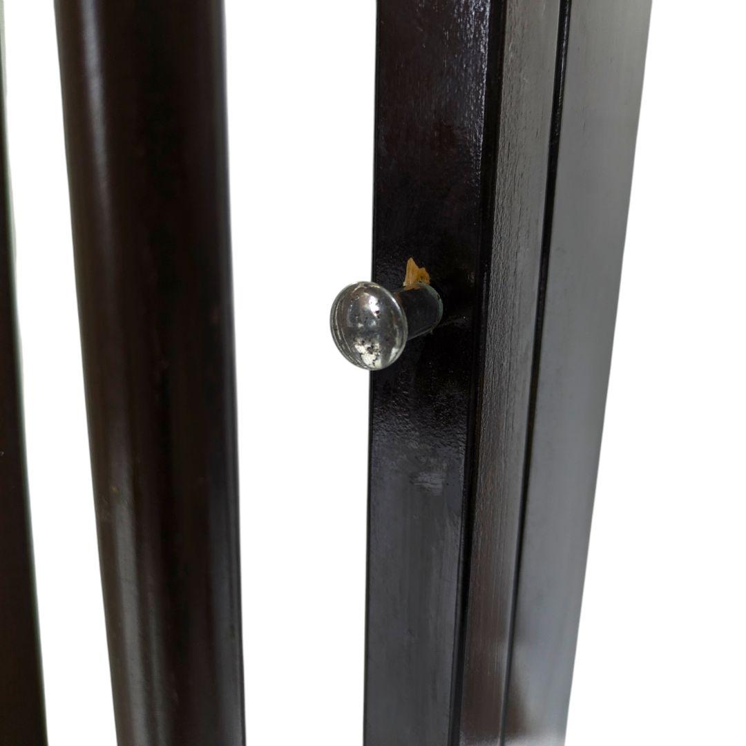 定価は高級品！噛み跡ありの訳あり特価。仕切り付きで広々使える木製サークル。