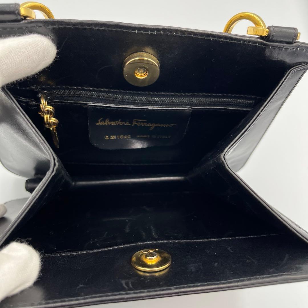 ✨美品✨Salvatore Ferragamo パーティバッグ　サークルハンドル