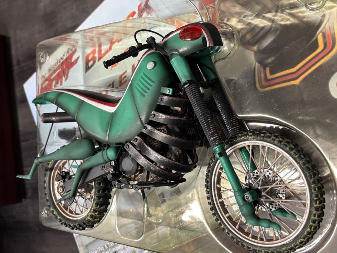 もう値下げ無理バトルホッパーTAXWISE仮面ライダーブラック1/6≠メディコム