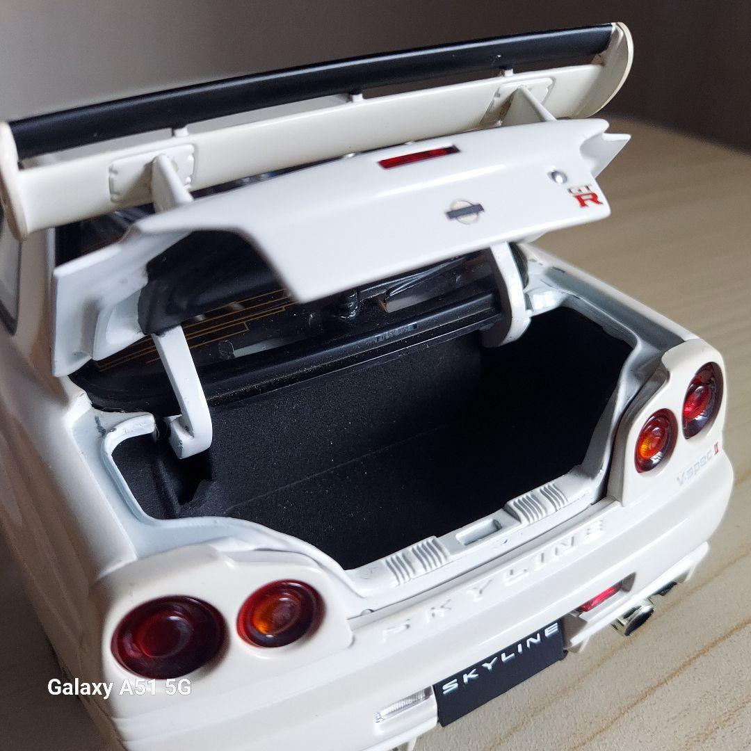 Tomtom1/18 日産スカイライン　GT-R R34 ホワイトミニカー