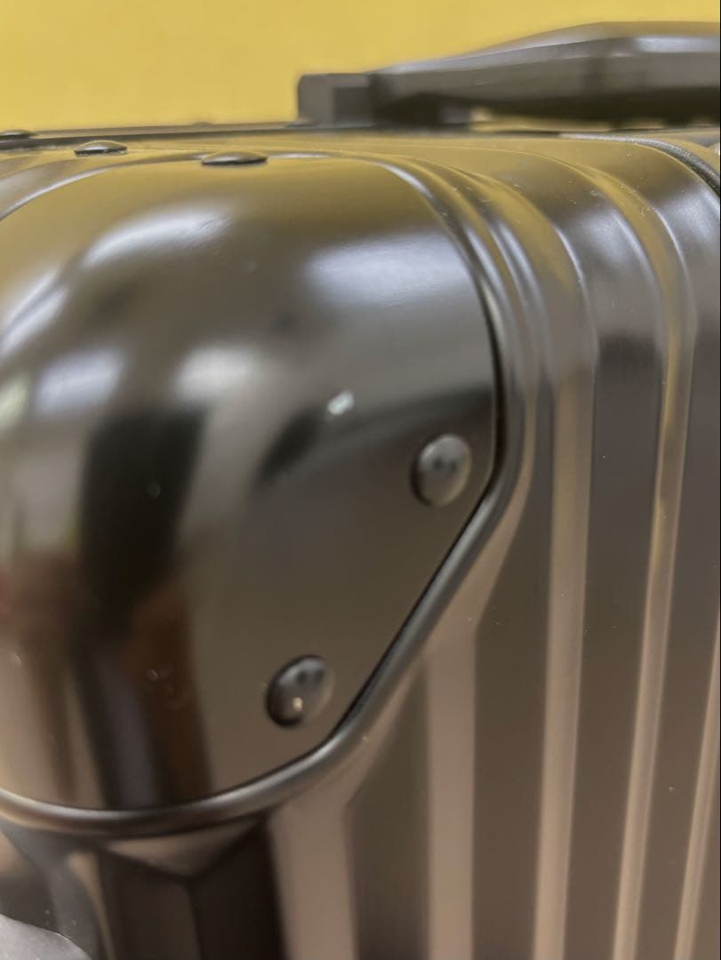 ほぼ新品です！！ブラック アルミニウム キャリーケース