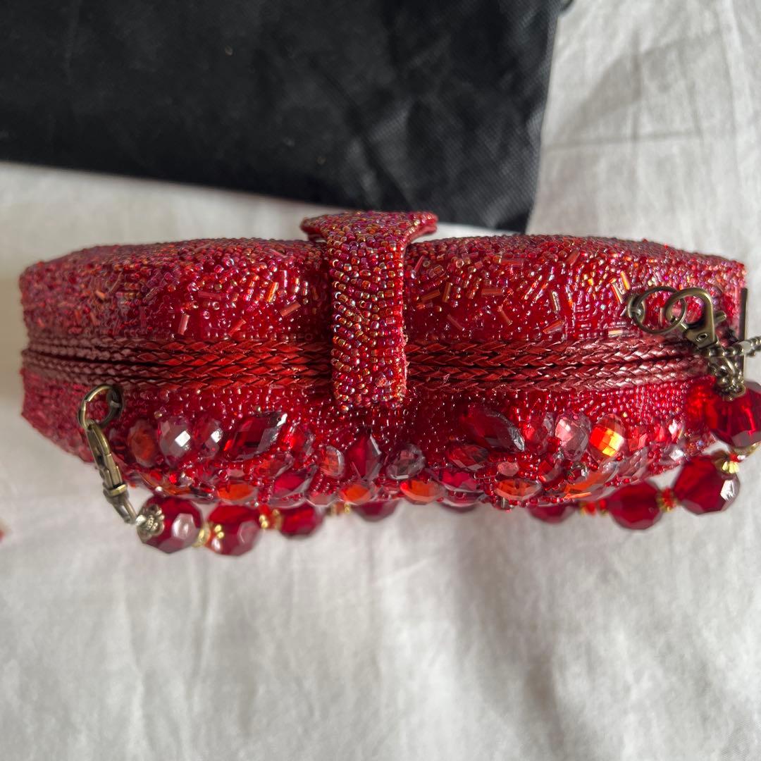 MARY FRANCES 赤 リップビーズパーティーバッグ　メアリーフランシス