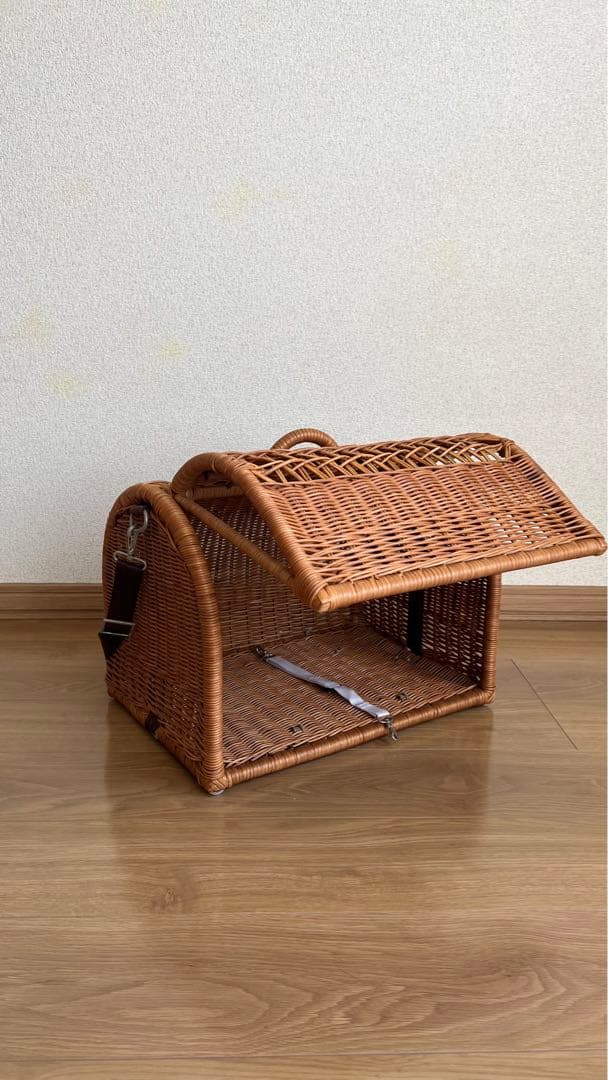 ラタン製ペットキャリーケース　猫　犬　シンシアジャパン