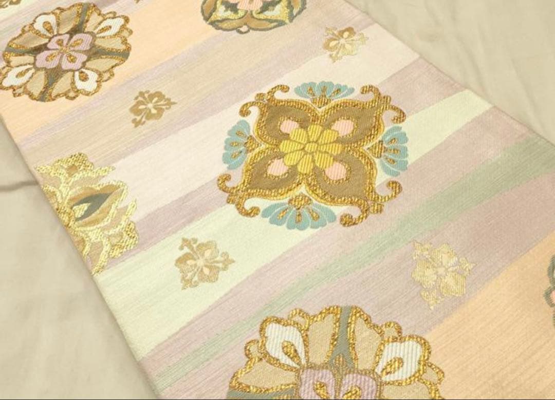 振袖 フルセット6点サイズM〜Ｌ流水舞桜文　金彩　正絹