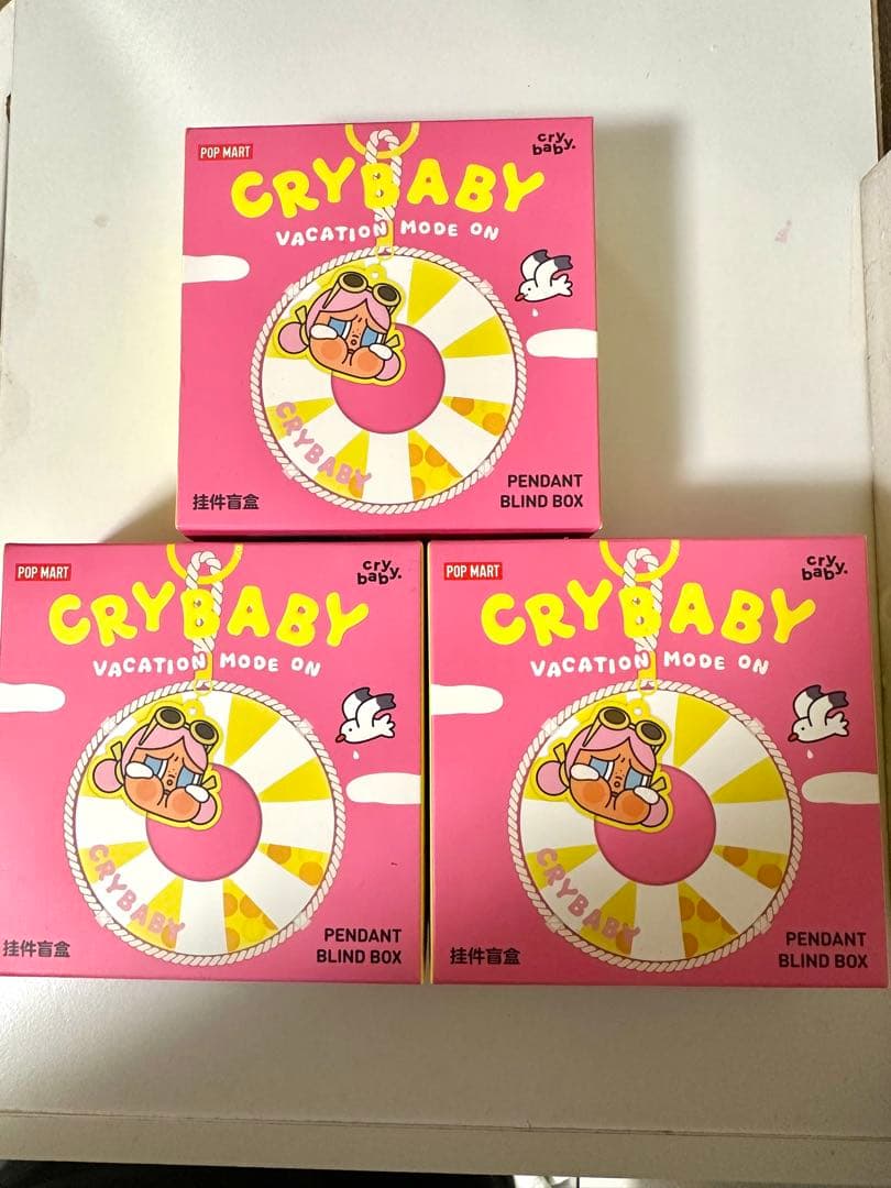 韓国POPMART CRYBABY VACATION MODE ONペンダント
