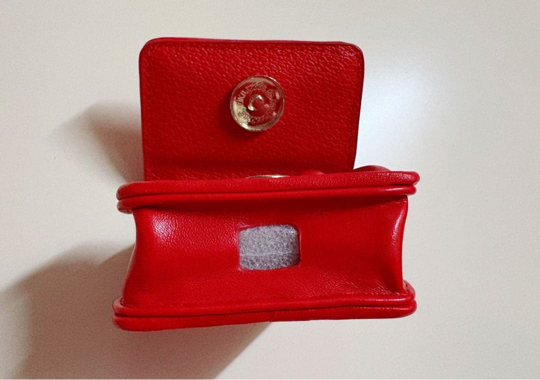 miumiu ミュウミュウ ★ マテラッセ AirPods Pro ケース 赤